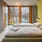 Youth Hostel *