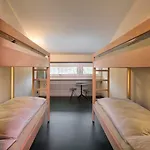 伯尔尼青年旅舍 *