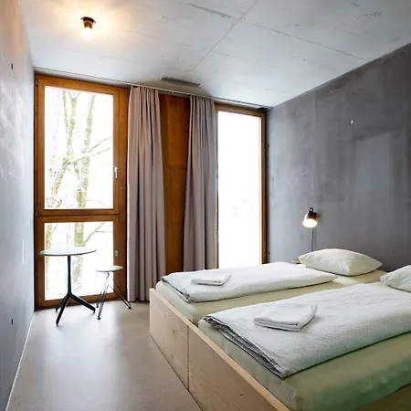Youth Hostel *