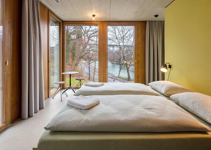 伯尔尼青年旅舍 旅馆 *