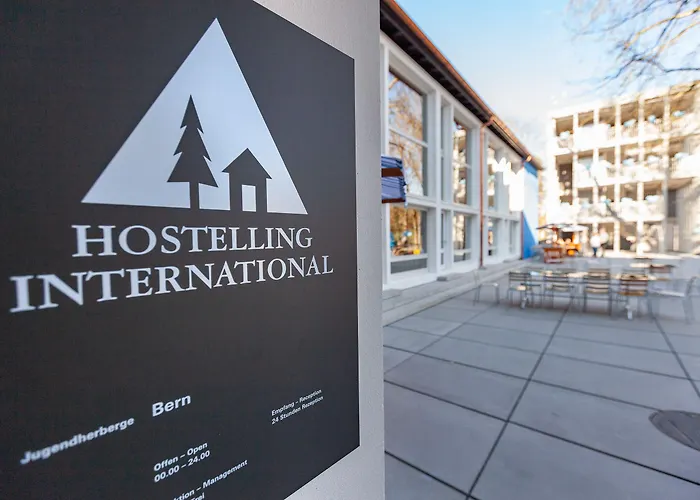 伯尔尼青年旅舍 旅馆 *