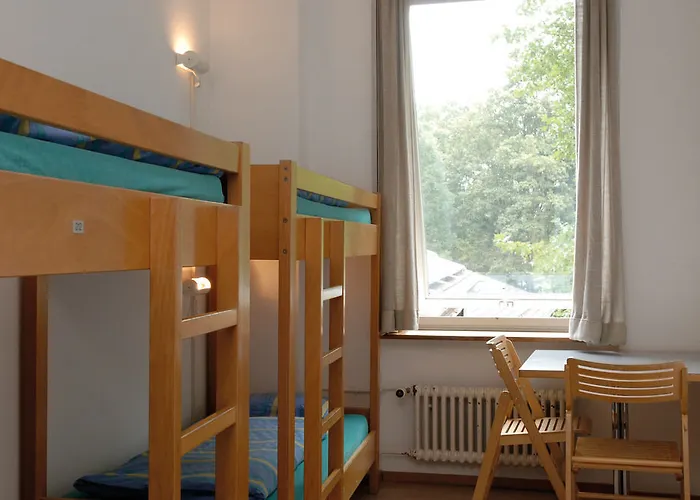 伯尔尼青年旅舍 *